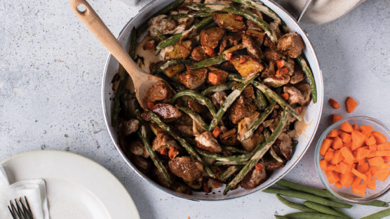 Dijon Steak & Potatoes with Green Beans in bowl