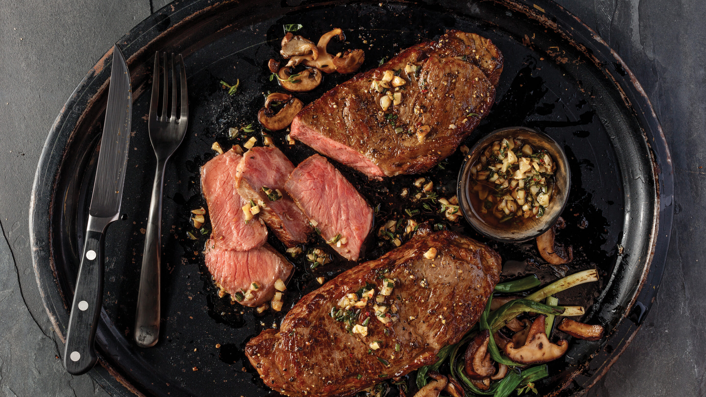 How to Cook Steak in a Cast Iron Skillet - The Flat Top King