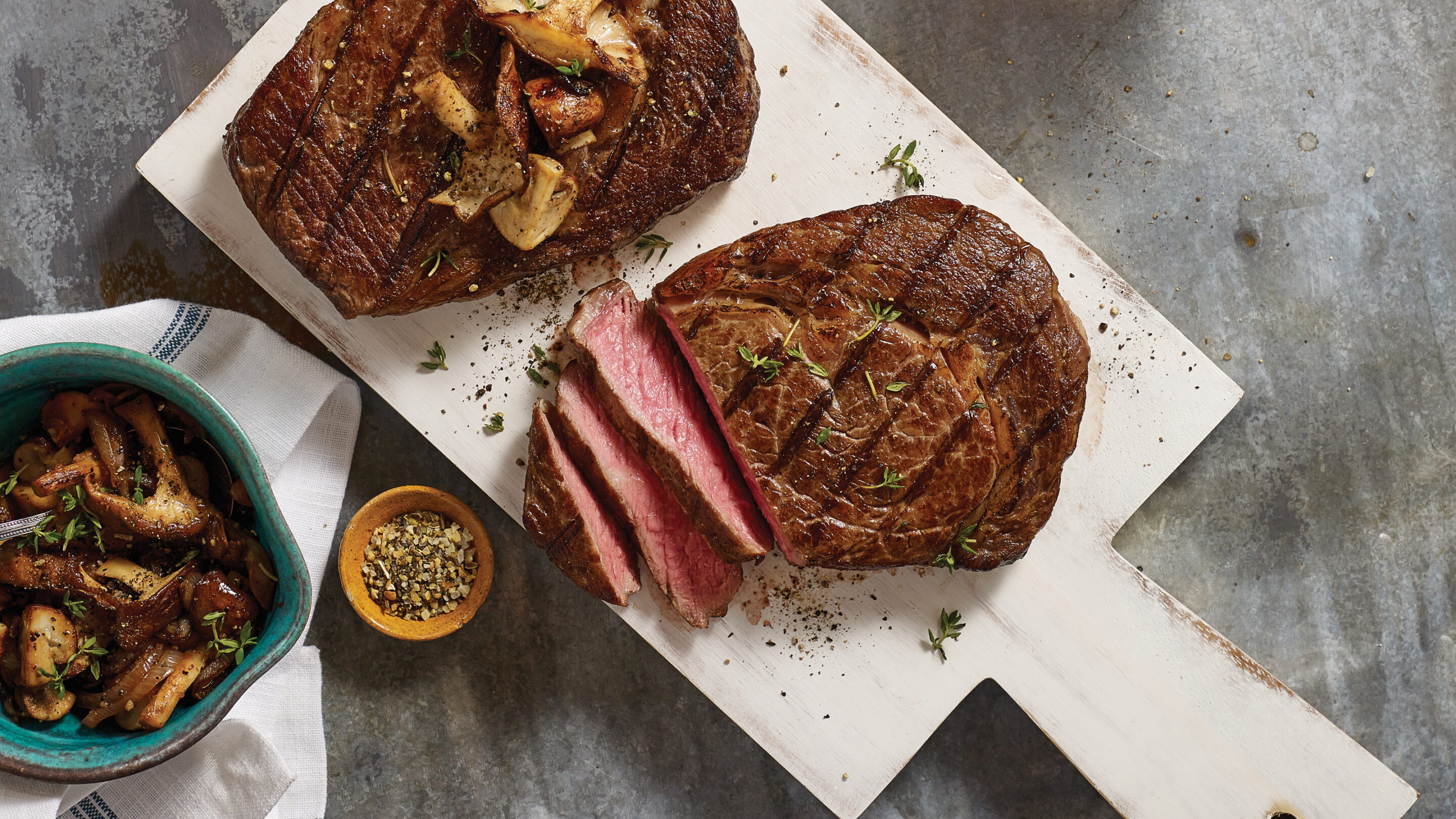 Treat dad to a great steak at LongHorn Steakhouse this Father's Day 